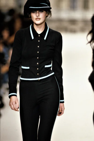 Look 99